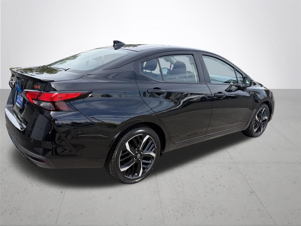 2024 Nissan Versa 1.6 SR