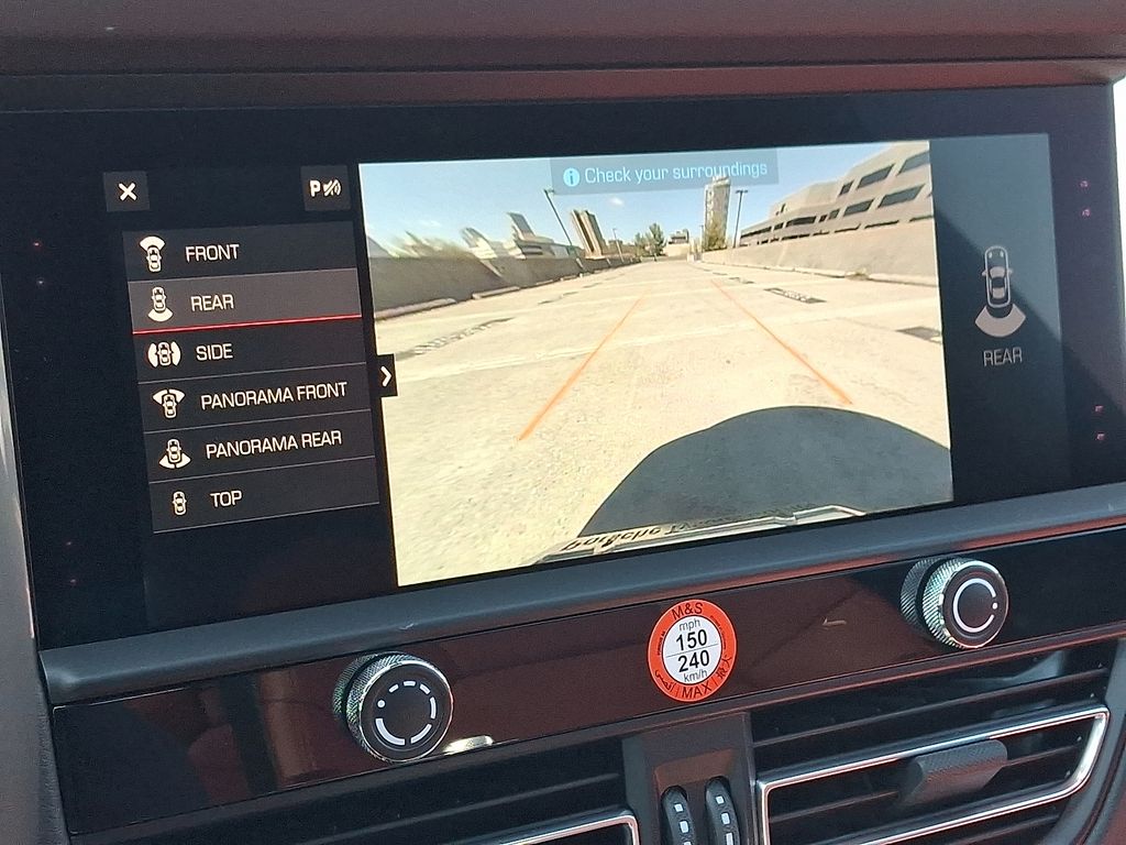 Thumbnail: 2026 Porsche Macan - 19