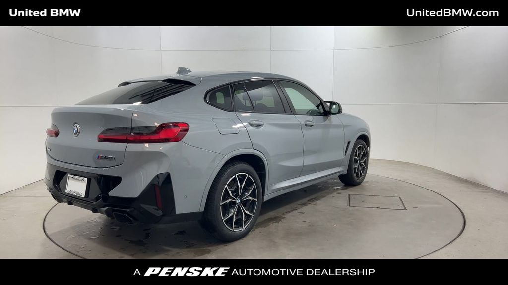 Thumbnail: 2024 BMW X4 - 8