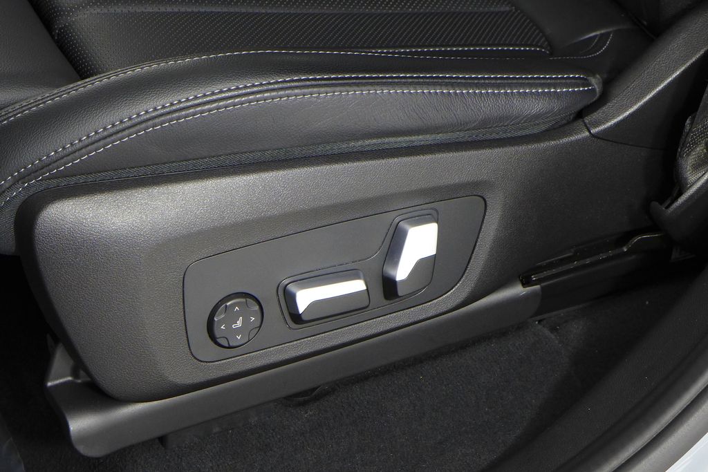 Thumbnail: 2023 BMW X4 - 30