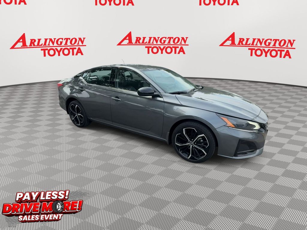 Used 2025 Nissan Altima Sedan