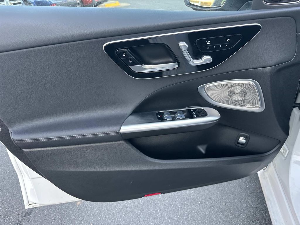 Thumbnail: 2025 Mercedes-Benz C-Class - 28