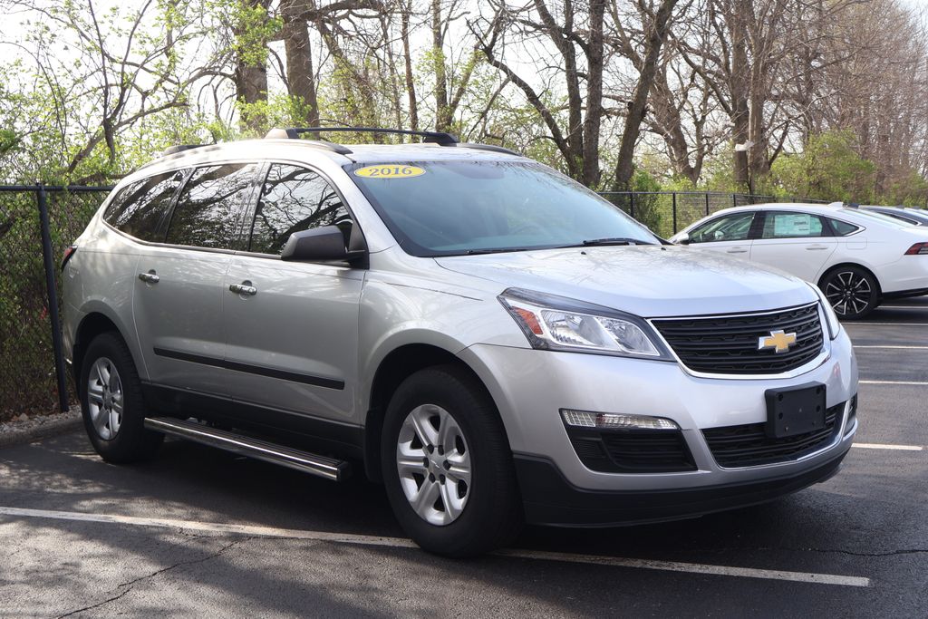 Thumbnail: 2016 Chevrolet Traverse - 11
