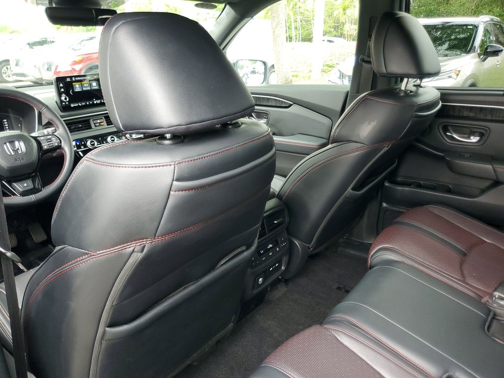 used 2025 Honda Pilot car, priced at $44,382