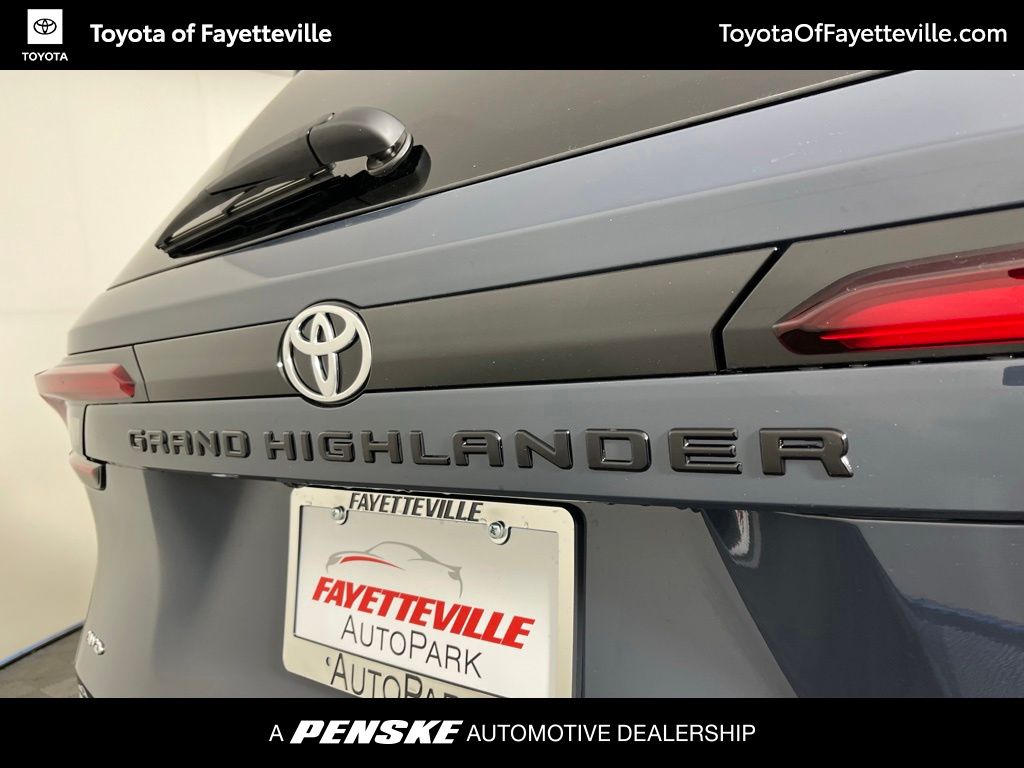 Thumbnail: 2026 Toyota Grand Highlander - 21