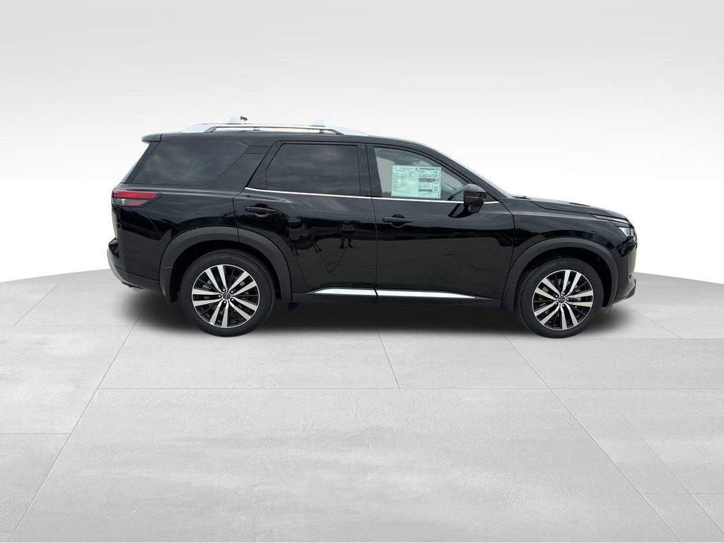 2024 Nissan Pathfinder Platinum 10