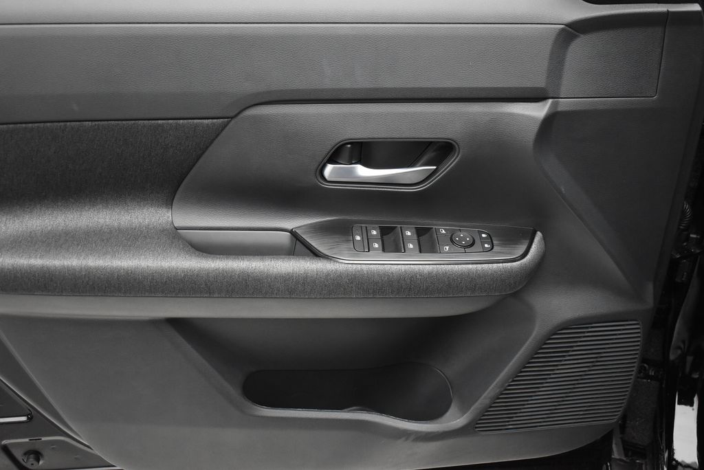 Thumbnail: 2026 Nissan Kicks - 9