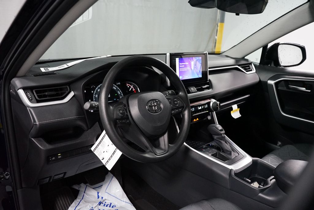 2025 Toyota RAV4 XLE 11