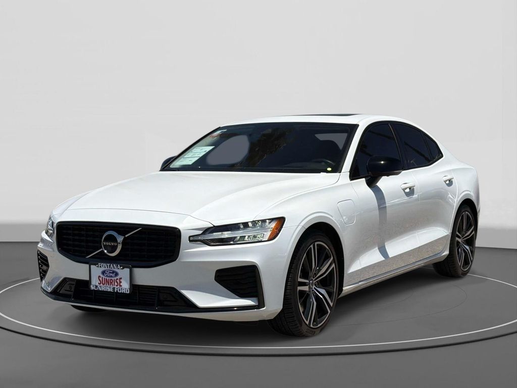 Crystal White 2021 Volvo S60 Sedan All-Wheel Drive Automatic