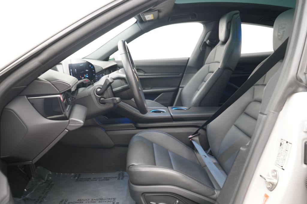 Thumbnail: 2022 Porsche Taycan - 6