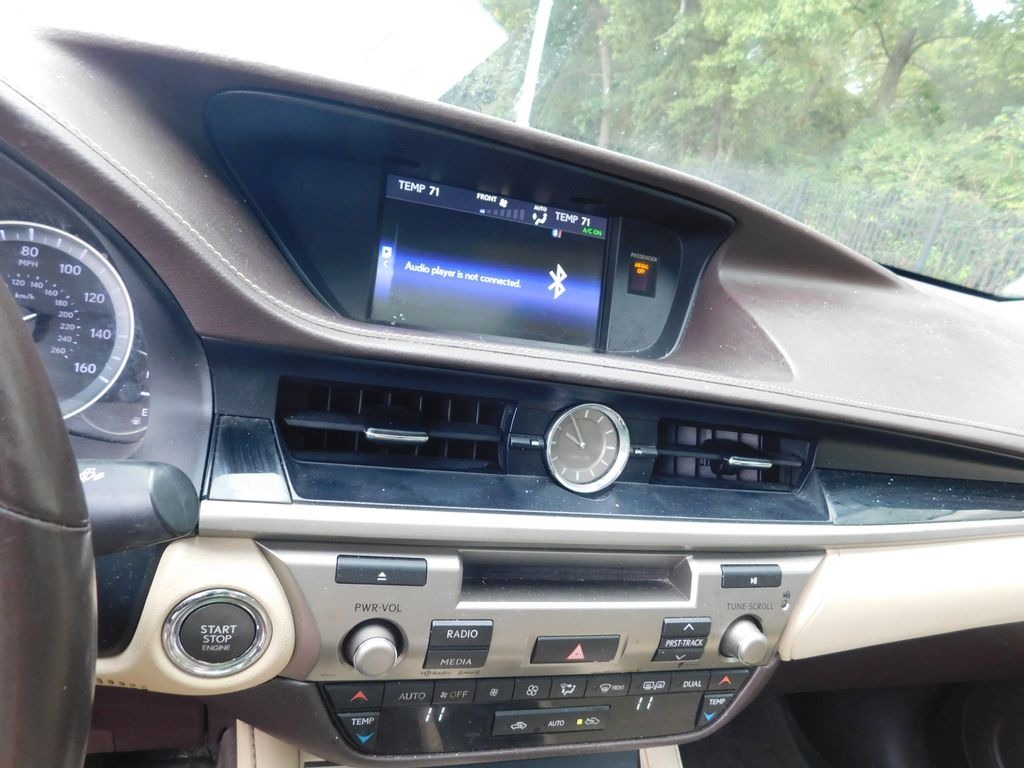 Thumbnail: 2016 Lexus ES - 10