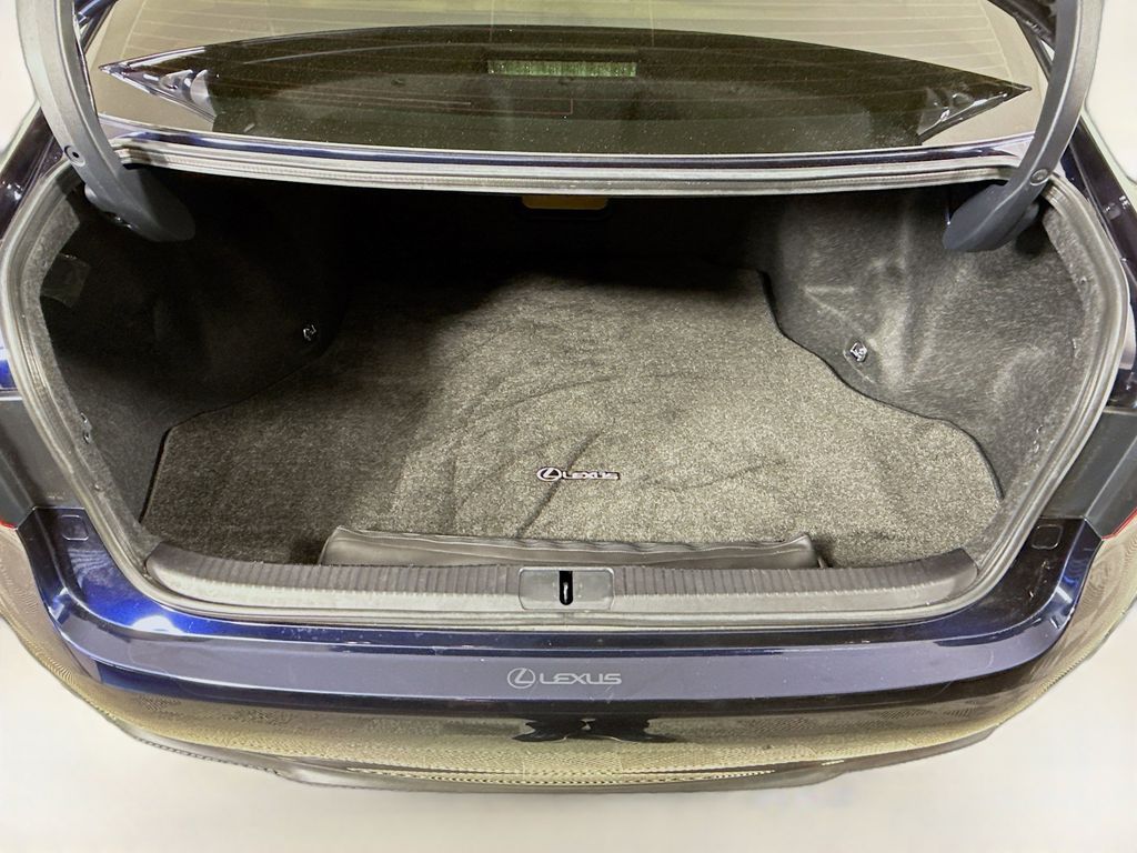 Thumbnail: 2018 Lexus ES - 27