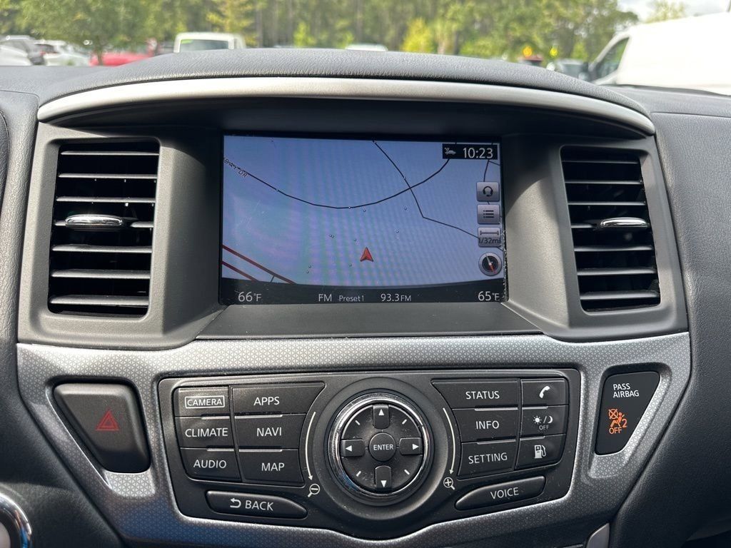 2020 Brilliant Silver Metallic Nissan Pathfinder SL 4X4 SUV