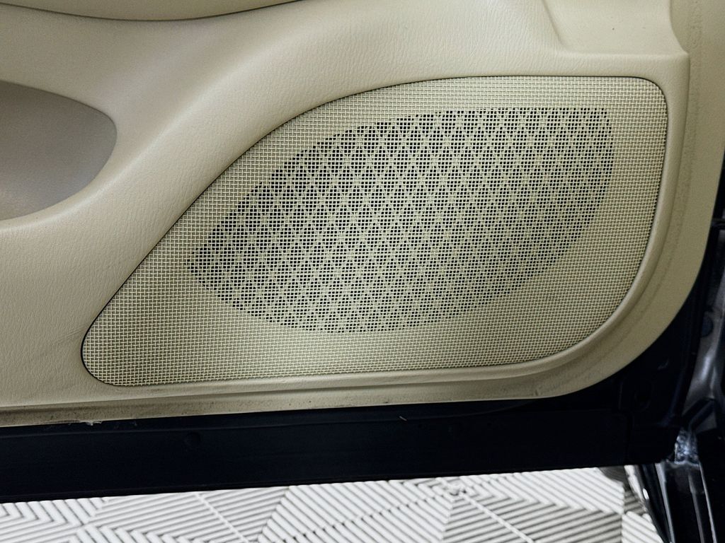 Thumbnail: 2019 INFINITI Q70 - 19