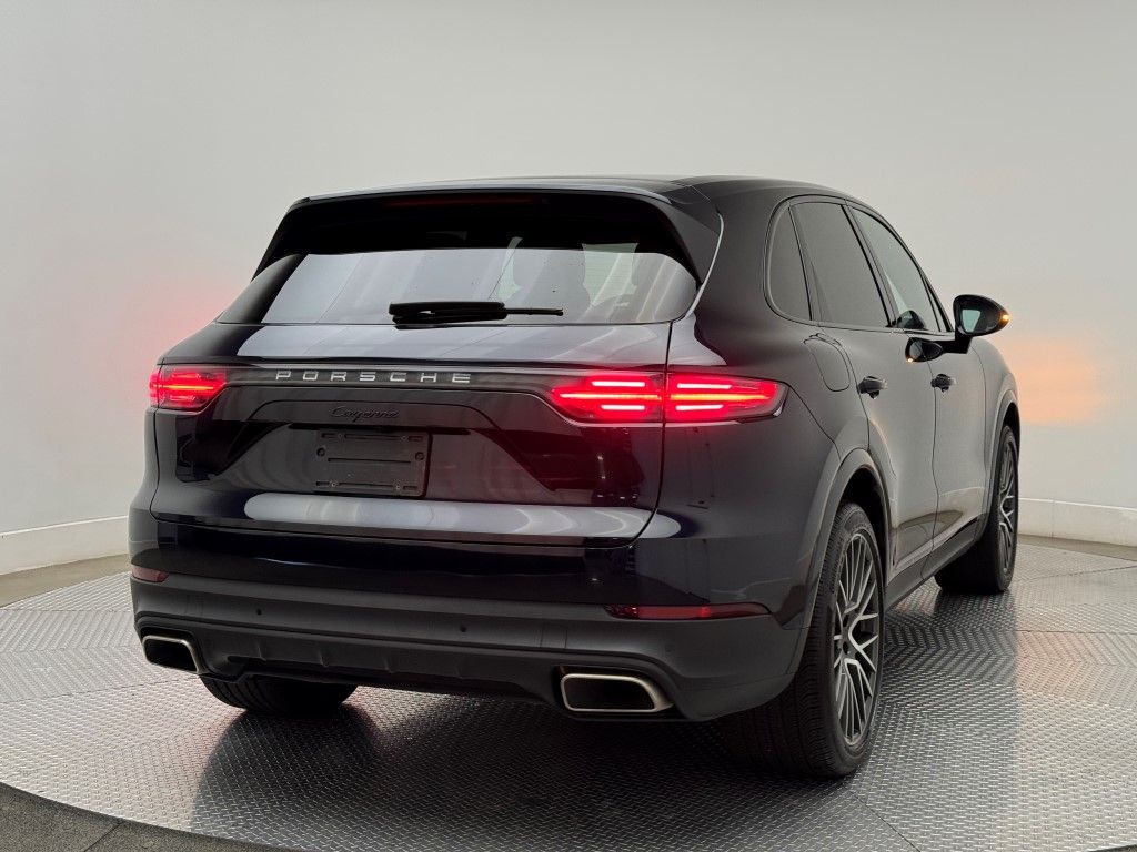 Thumbnail: 2022 Porsche Cayenne - 11