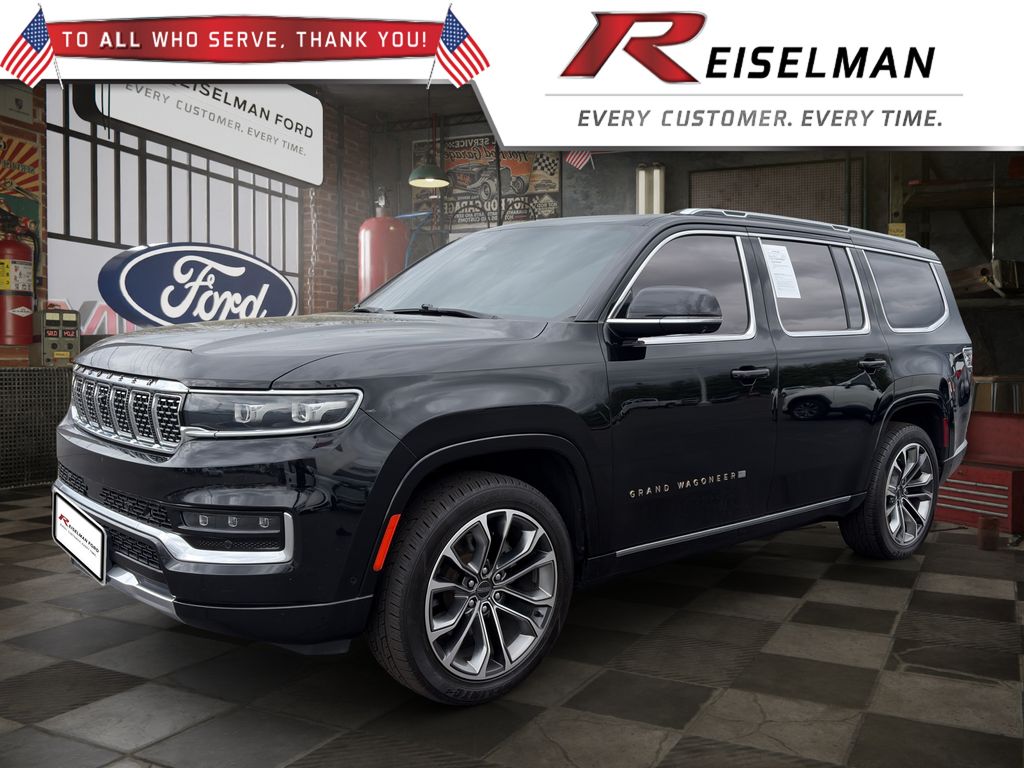 Diamond Black Crystal Pearlcoat 2022 Jeep Grand Wagoneer Series III 4WD SUV / Crossover Four-Wheel Drive 8-Speed Automatic