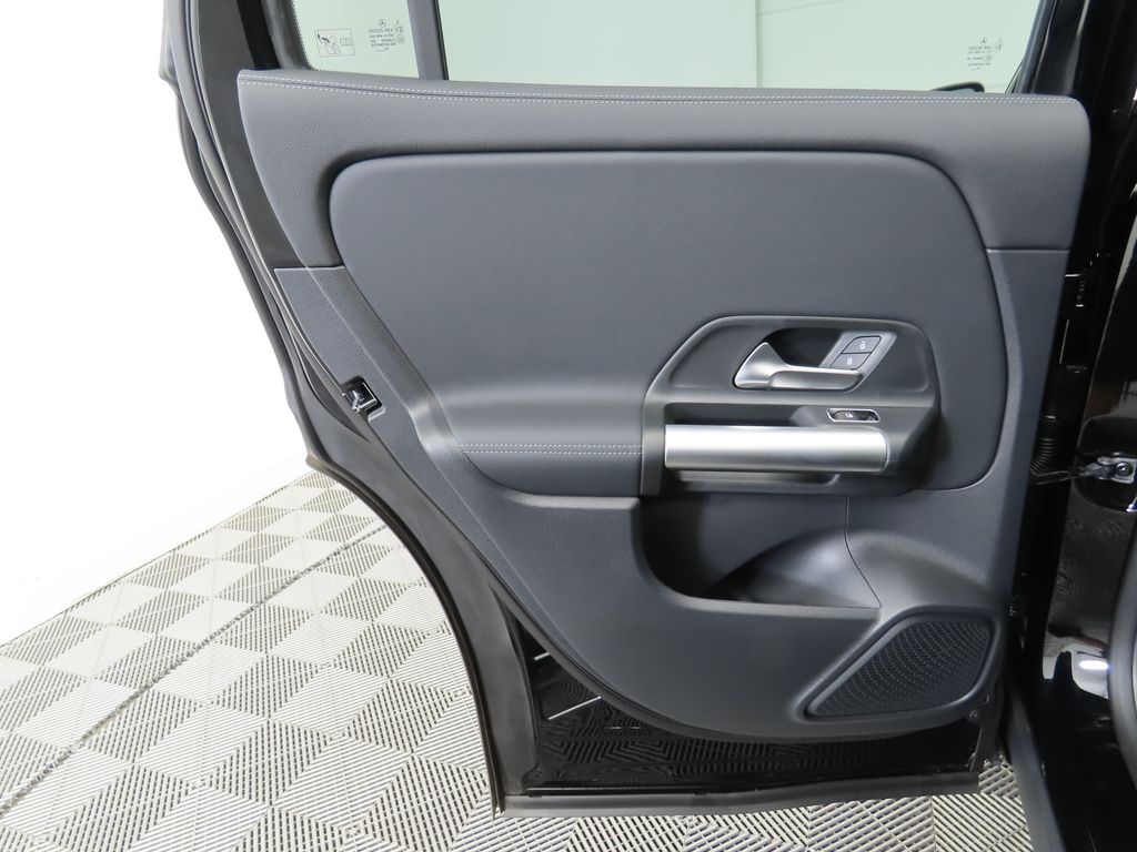 2025 Mercedes-Benz GLA 250 27