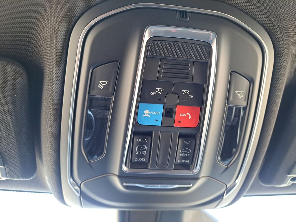 New Car 2025 Jeep Grand Cherokee L  Laredo For Sale In Austin, Texas