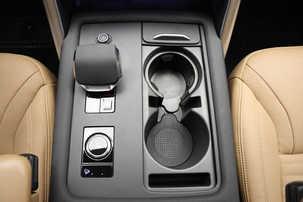 Thumbnail: 2025 Land Rover Discovery - 25