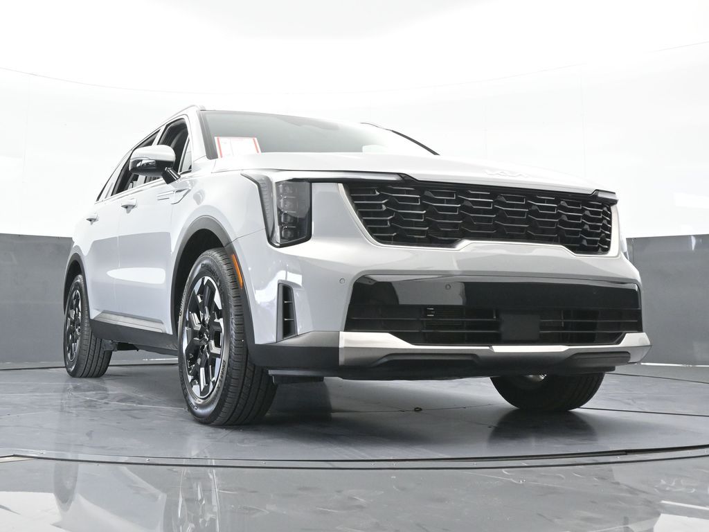 Used 2025 Wolf Gray Kia S image 68