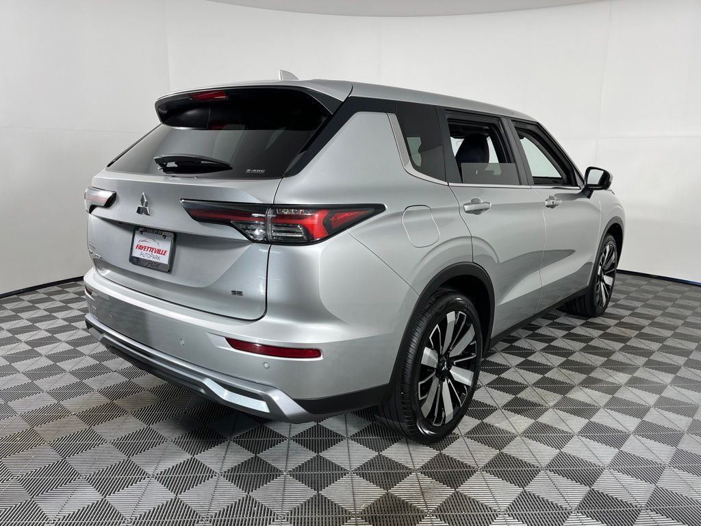 Thumbnail: 2025 Mitsubishi Outlander - 19
