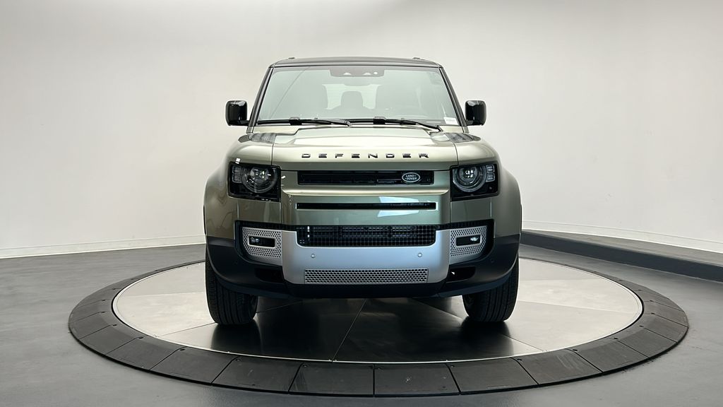 2024 Land Rover Defender 90 8