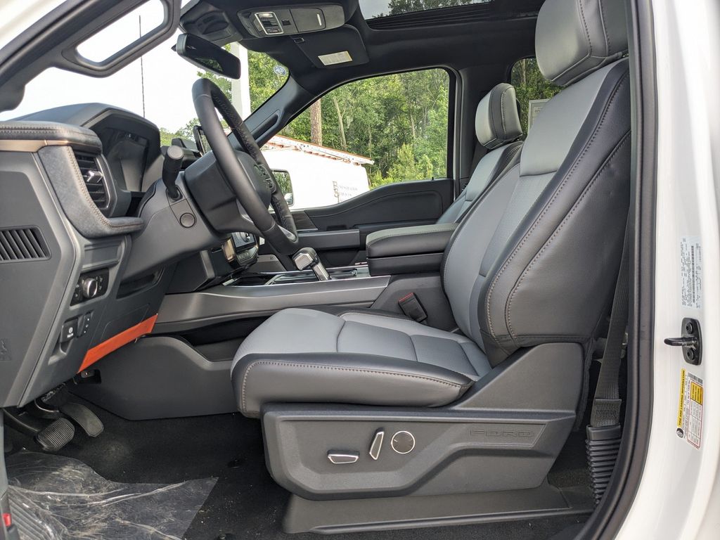 2025 Ford F-150 Lightning Lariat