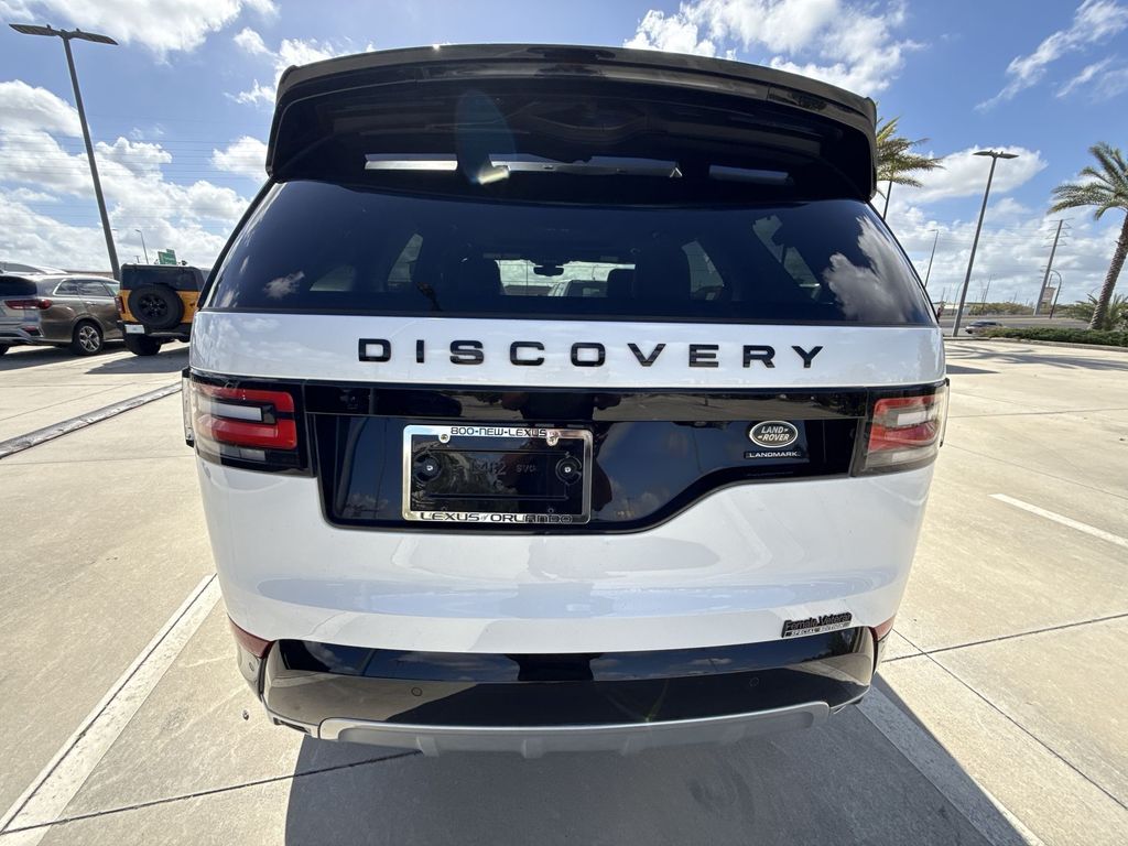 Thumbnail: 2020 Land Rover Discovery - 20