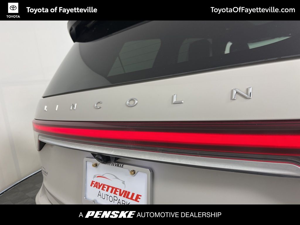 Thumbnail: 2023 Lincoln Aviator - 3