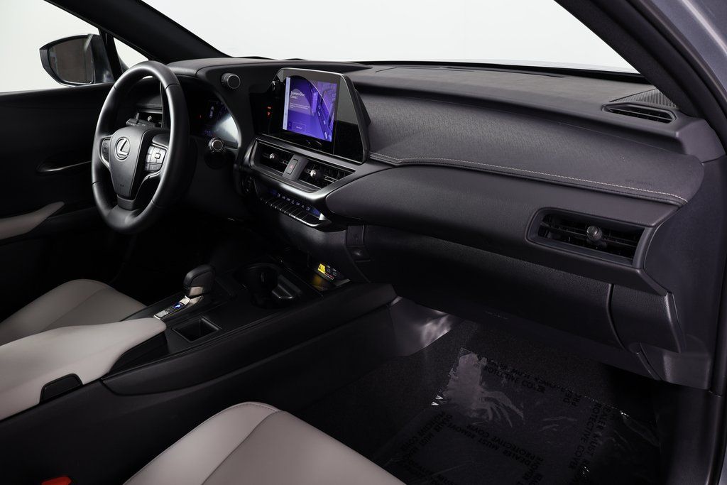 Thumbnail: 2025 Lexus UX - 9