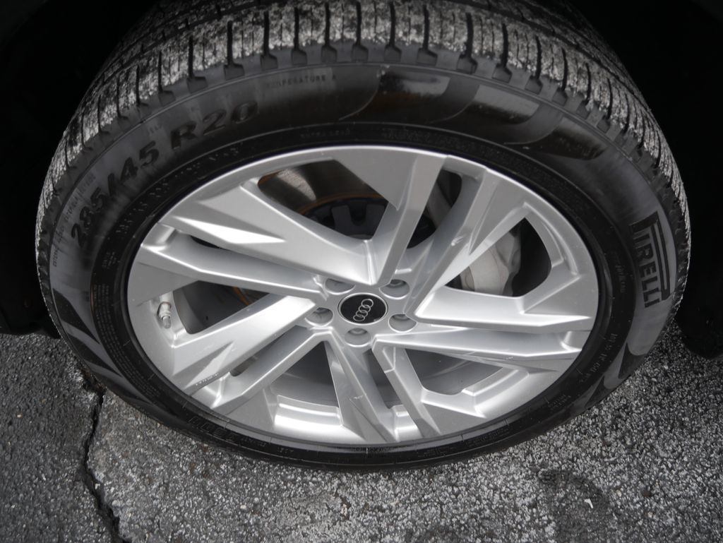 Thumbnail: 2023 Audi Q7 - 12