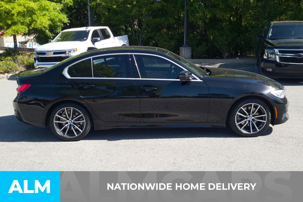 Used 2021 Black BMW 330i image 4