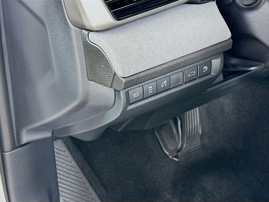 Thumbnail: 2025 Toyota Camry - 10