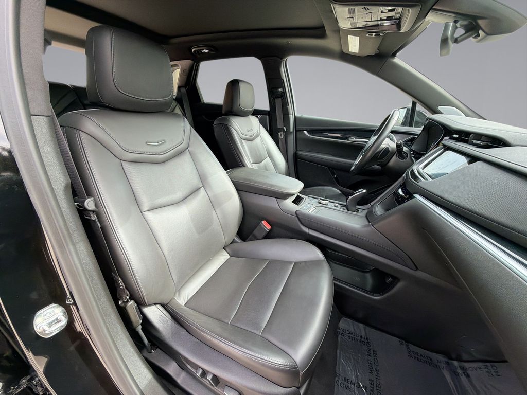 Thumbnail: 2024 Cadillac XT5 - 16