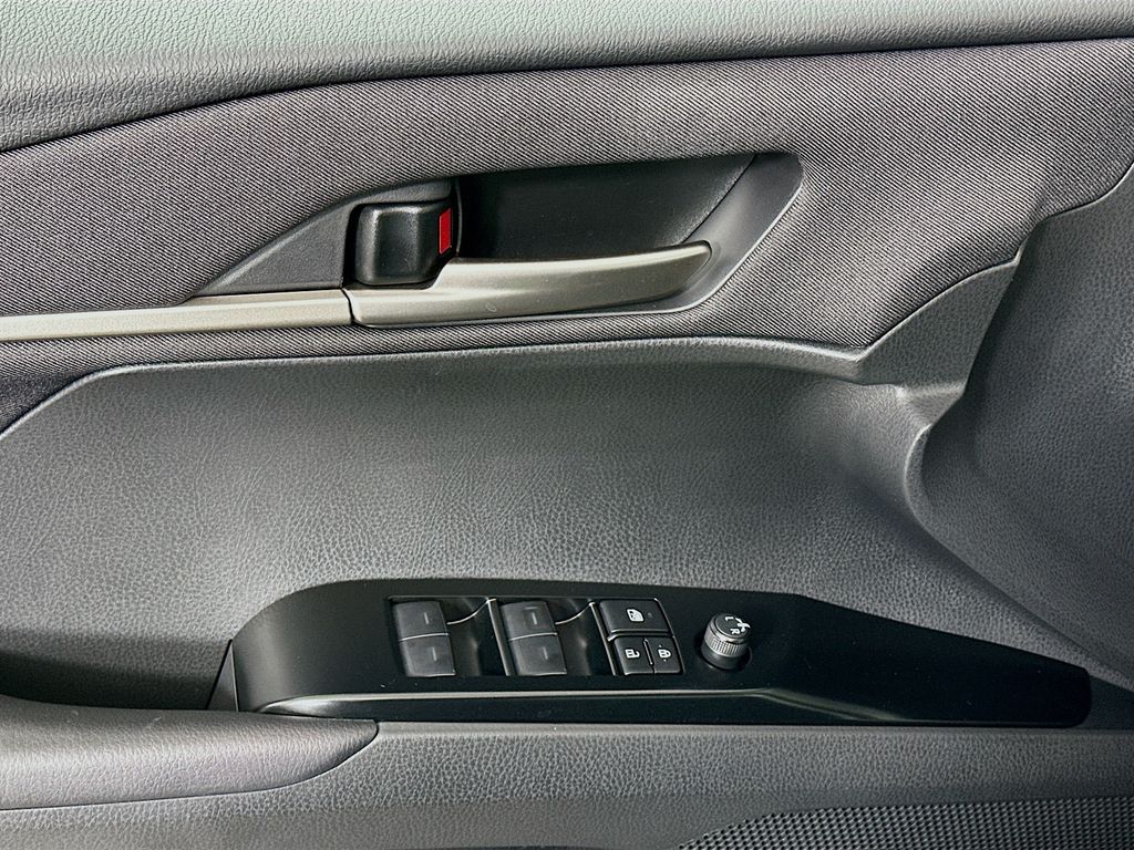 Thumbnail: 2025 Toyota Camry - 17