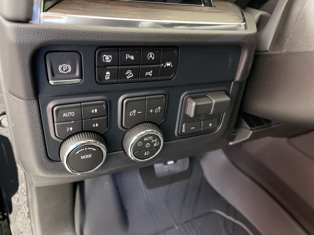 Thumbnail: 2026 Chevrolet Tahoe - 30