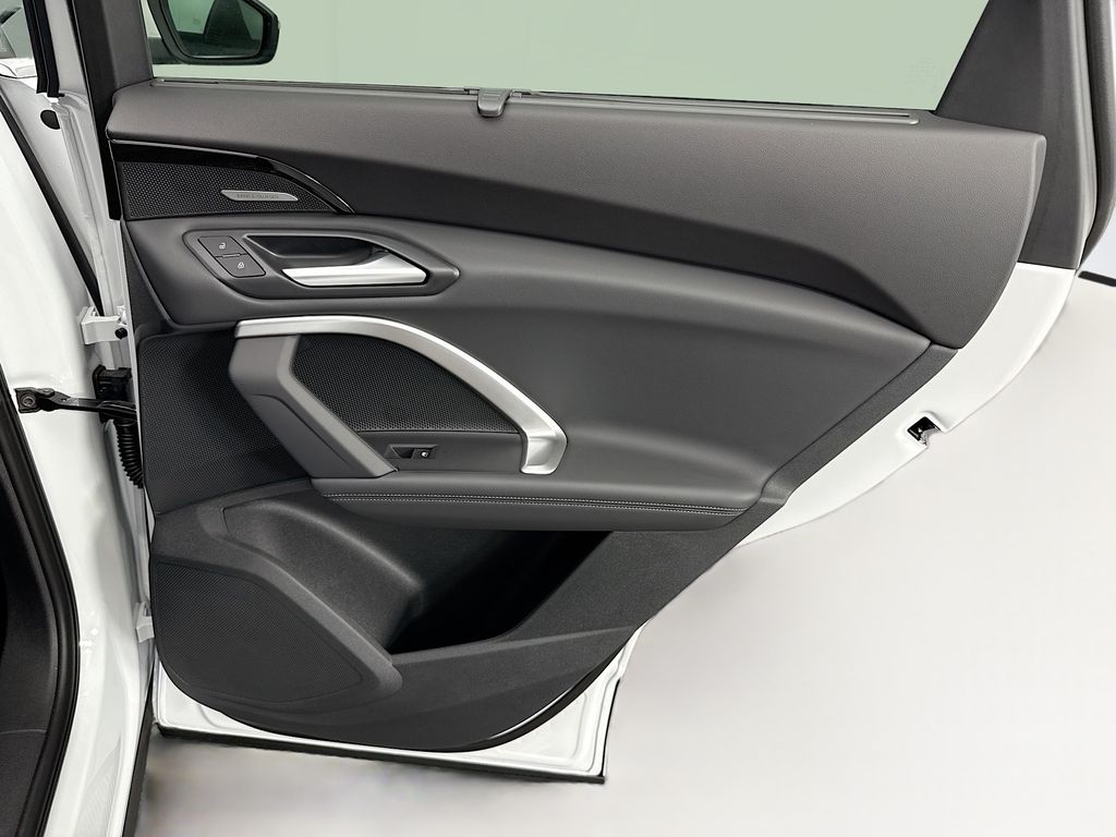 Thumbnail: 2025 Audi Q5 - 27