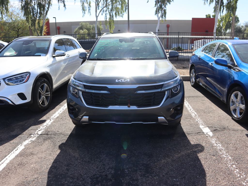 Thumbnail: 2024 Kia Seltos - 2