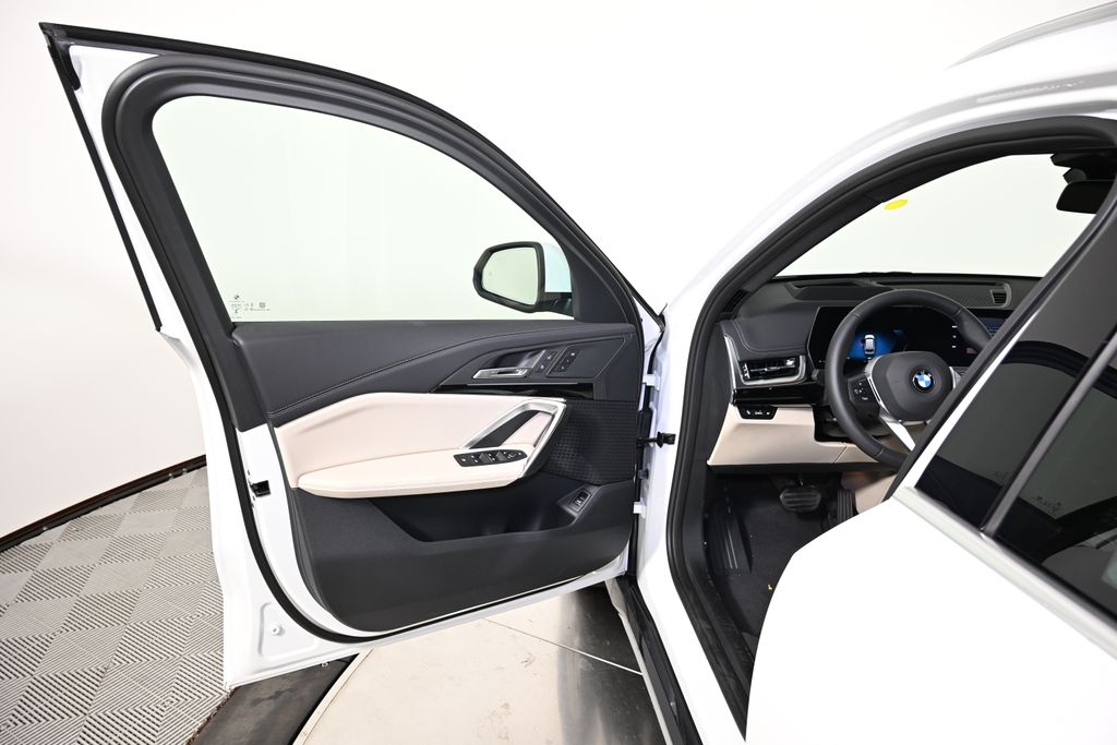 Thumbnail: 2025 BMW X1 - 21
