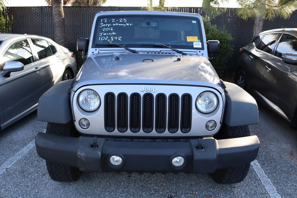 Thumbnail: 2016 Jeep Wrangler - 5