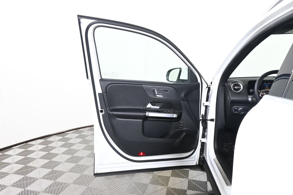 Thumbnail: 2023 Mercedes-Benz GLB - 28