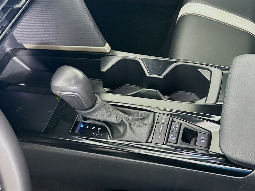 Thumbnail: 2025 Toyota Camry - 17