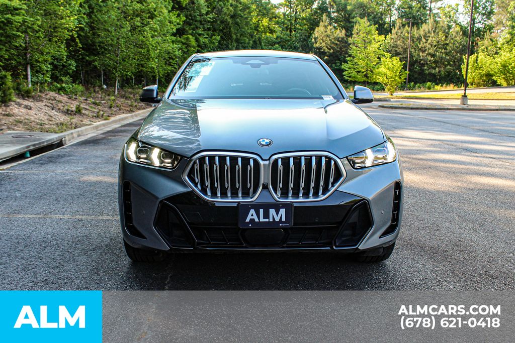 Used 2024 Gray BMW xDrive40i image 10