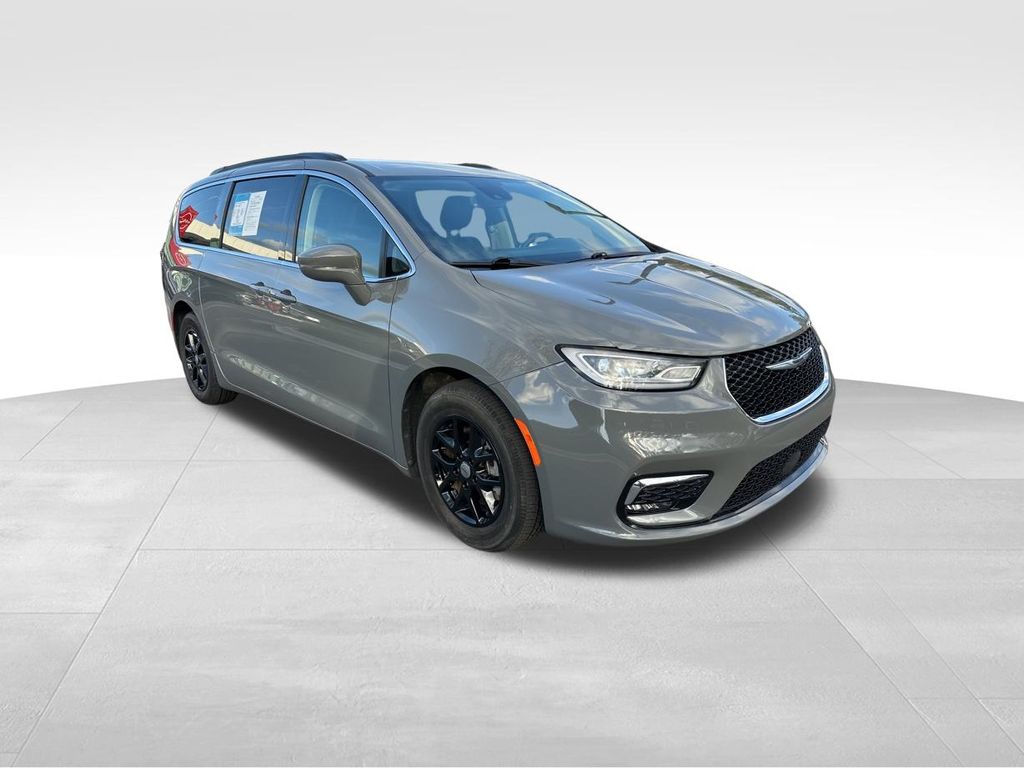 2022 Chrysler Pacifica Touring L 2