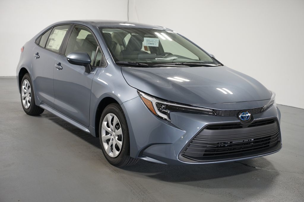 Thumbnail: 2025 Toyota Corolla - 3