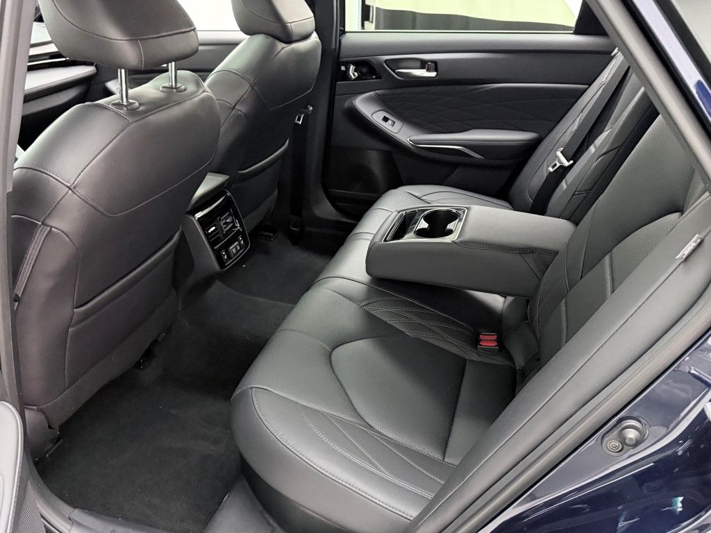 Thumbnail: 2021 Toyota Avalon - 30