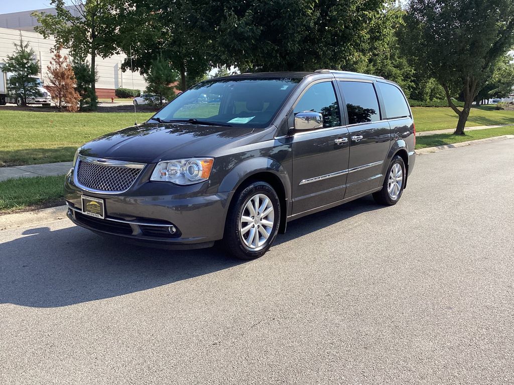 Gray (Granite Crystal Metallic Clearcoat) 2016 Chrysler Town & Country Minivan Front-Wheel Drive 6-Speed Automatic