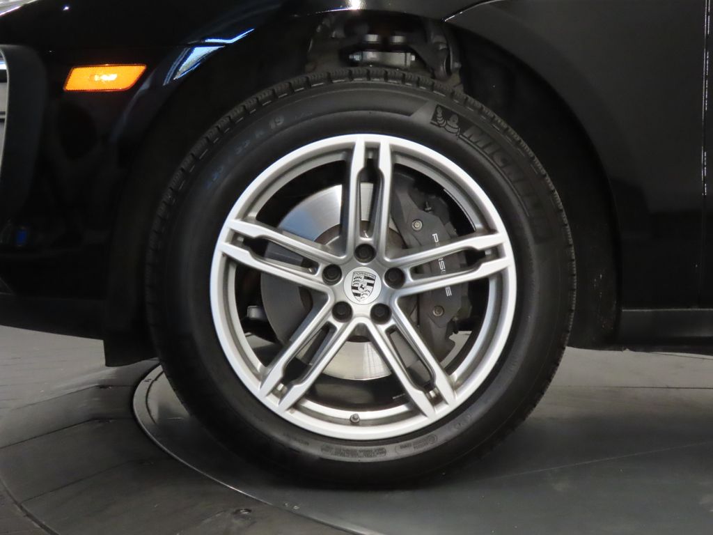 Thumbnail: 2024 Porsche Macan - 11