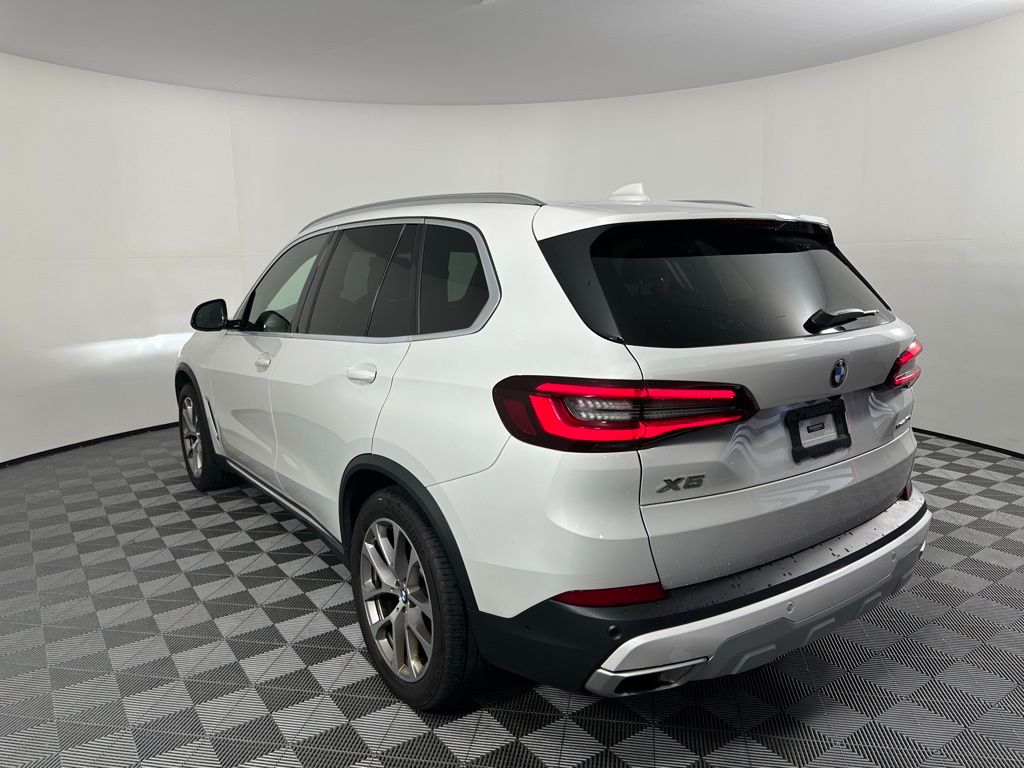 Thumbnail: 2021 BMW X5 - 7