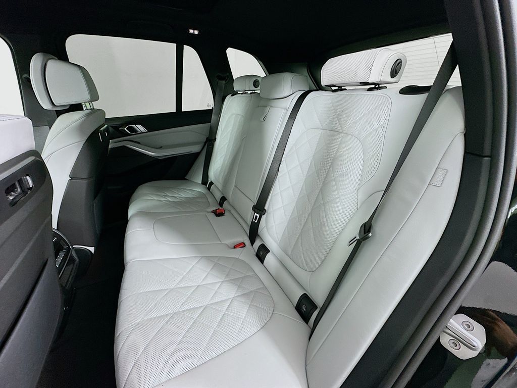 Thumbnail: 2026 BMW X5 - 17